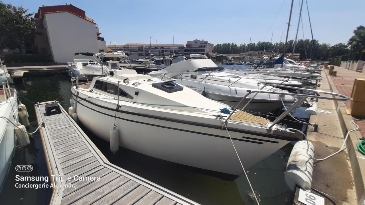Nuit Insolite A Bord De L'Enata Un Voilier A Quai Sur La Marina De St Cyprien 생시프리앙 외부 사진